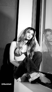 Madison Lewis feet photo thumbnail