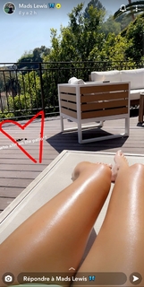 Madison Lewis feet photo thumbnail