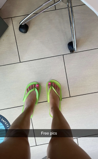 Madison Lewis feet photo thumbnail