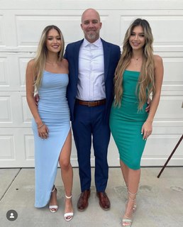 Madison Lewis feet photo thumbnail