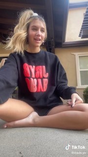 Madison Lewis feet photo thumbnail