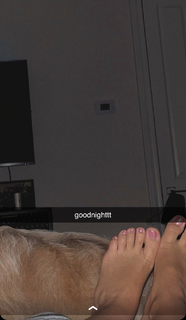 Madison Lewis feet photo thumbnail