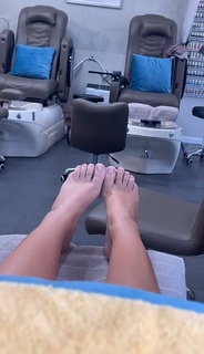 Madison Lewis feet photo thumbnail