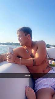 Madison Lewis feet photo thumbnail