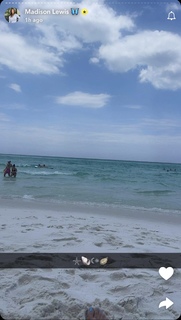 Madison Lewis feet photo thumbnail