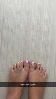 Madison Lewis feet photo thumbnail