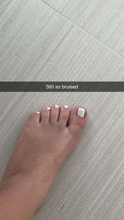 Madison Lewis feet photo thumbnail