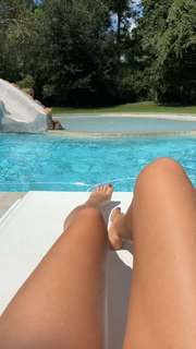 Madison Lewis feet photo thumbnail