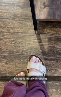 Madison Lewis feet photo thumbnail