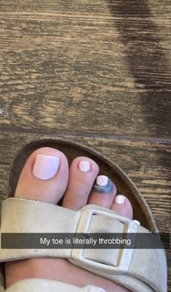 Madison Lewis feet photo thumbnail