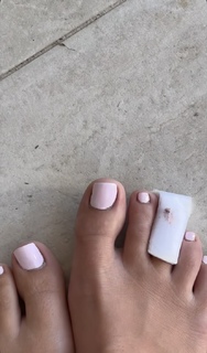 Madison Lewis feet photo thumbnail