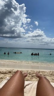 Madison Lewis feet photo thumbnail