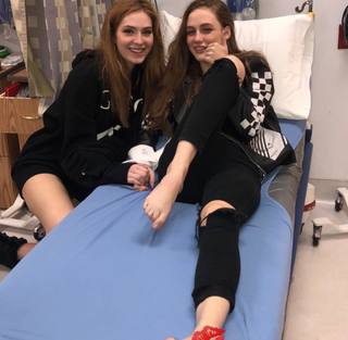 Madison Lintz feet photo thumbnail