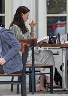 Madison Lintz feet photo thumbnail