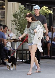 Madison Lintz feet photo thumbnail