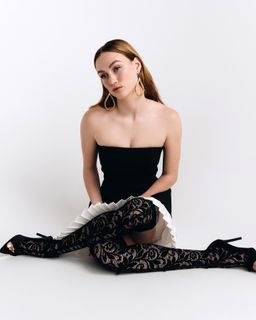 Madison Lintz feet photo thumbnail