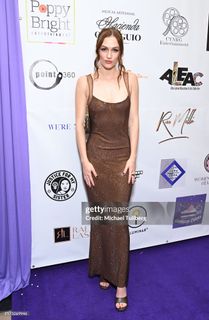 Madison Lintz feet photo thumbnail