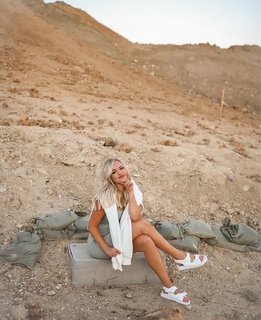 Madison Perry feet photo 14