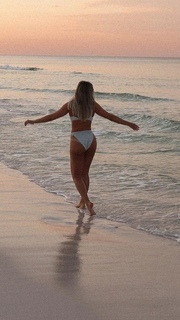 Madison Perry feet photo 20