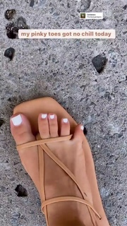 Madison Perry feet photo 10
