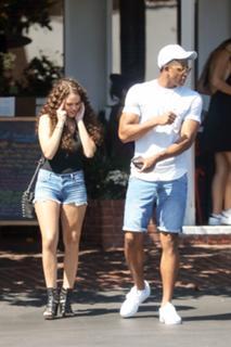Madison Pettis feet photo thumbnail