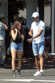 Madison Pettis feet photo thumbnail