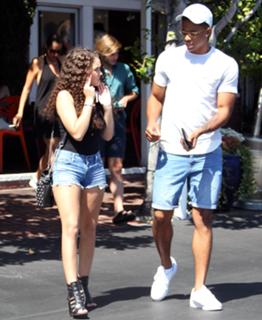 Madison Pettis feet photo thumbnail