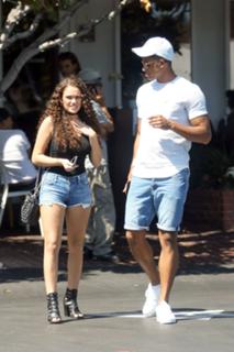 Madison Pettis feet photo thumbnail