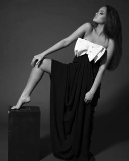 Madison Pettis feet photo thumbnail