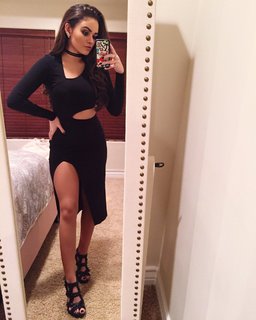 Madison Pettis feet photo thumbnail