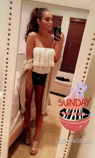 Madison Pettis feet photo thumbnail