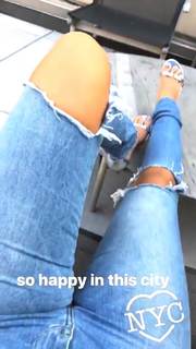 Madison Pettis feet photo thumbnail