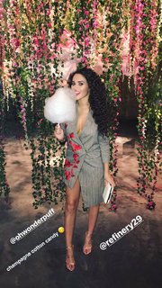 Madison Pettis feet photo thumbnail