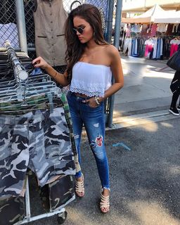 Madison Pettis feet photo thumbnail