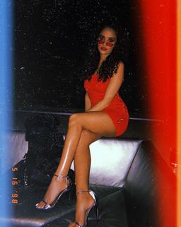 Madison Pettis feet photo thumbnail