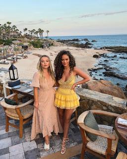 Madison Pettis feet photo thumbnail