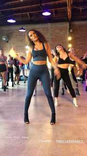 Madison Pettis feet photo thumbnail