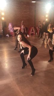 Madison Pettis feet photo thumbnail