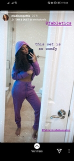 Madison Pettis feet photo thumbnail
