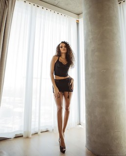 Madison Pettis feet photo thumbnail