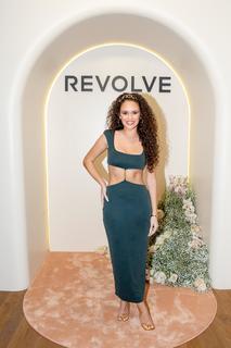 Madison Pettis feet photo thumbnail
