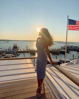 Madison Pettis feet photo thumbnail