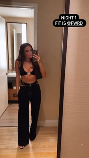 Madison Pettis feet photo thumbnail