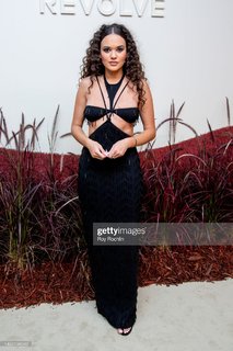 Madison Pettis feet photo thumbnail