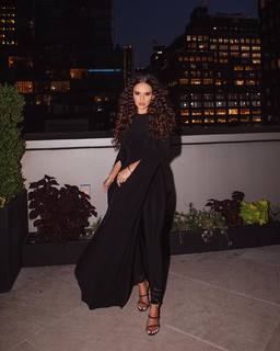 Madison Pettis feet photo thumbnail