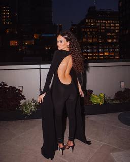 Madison Pettis feet photo thumbnail