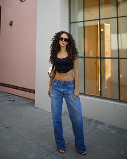 Madison Pettis feet photo thumbnail