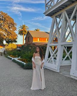 Madison Pettis feet photo thumbnail