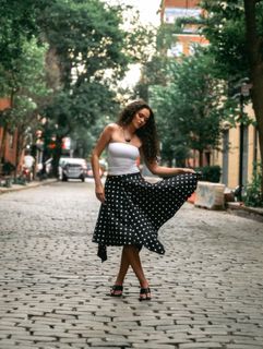 Madison Pettis feet photo thumbnail