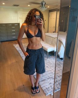 Madison Pettis feet photo 3